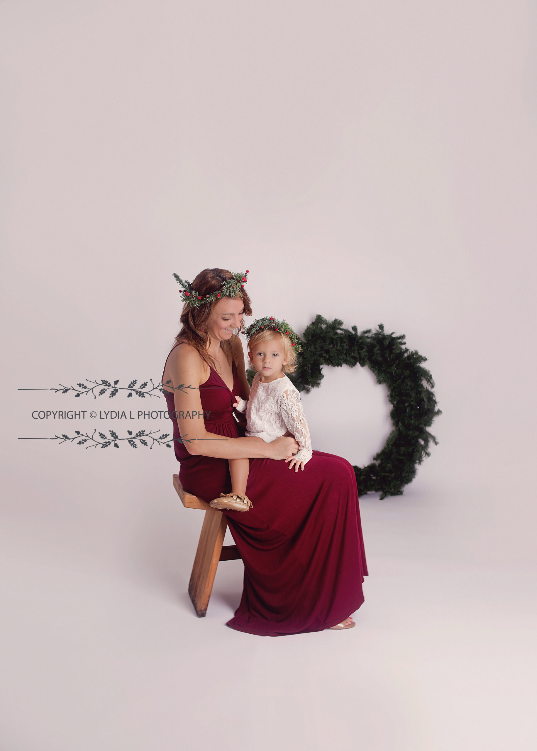 Mother and daughter, wreath, Christmas. Mount juliet tennessee